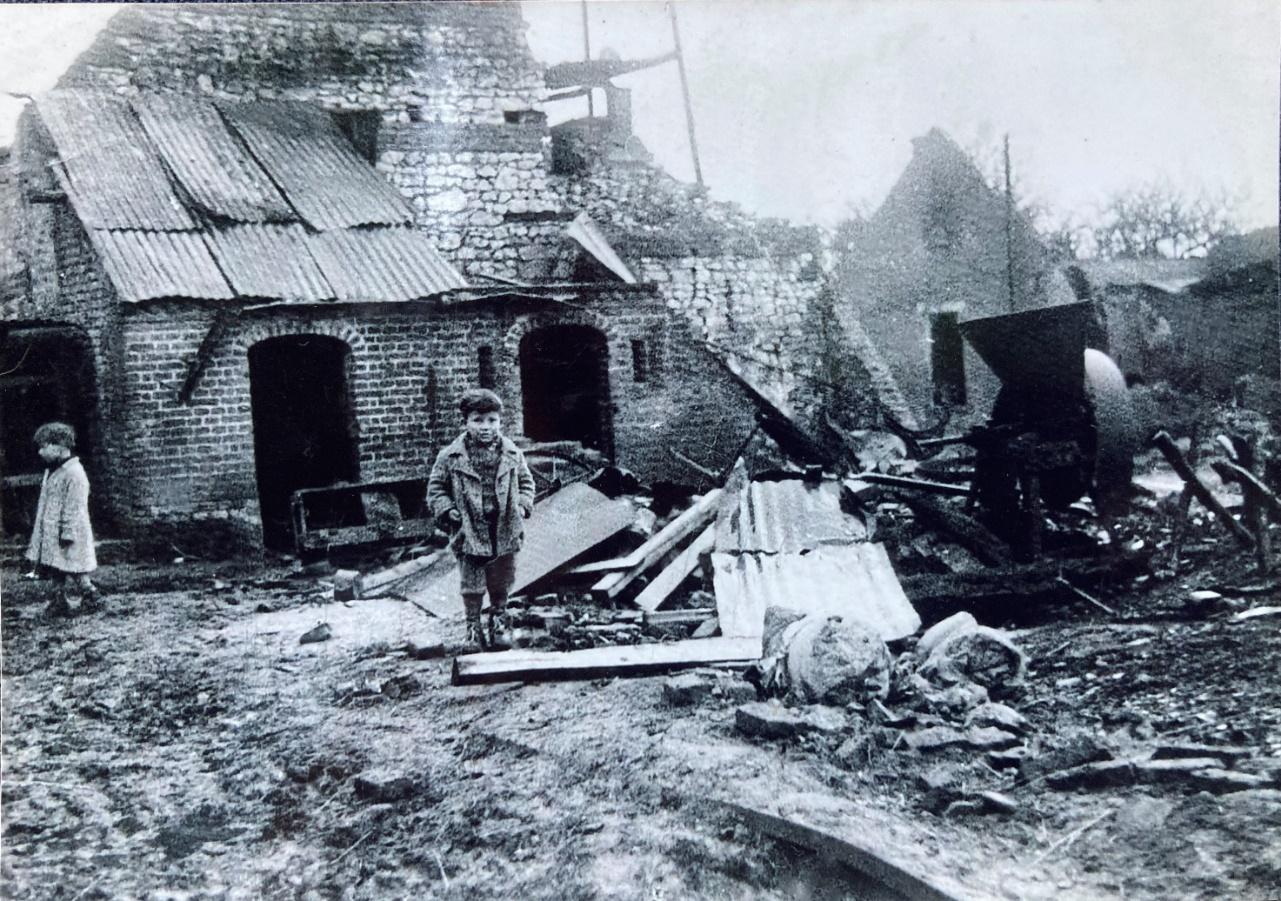 Ruines de la ferme Lombart, 1944-45